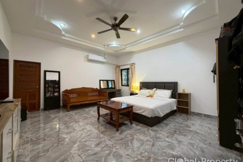 Haus in Pattaya, Thailand 4 Schlafzimmer № 241510 - Foto 15