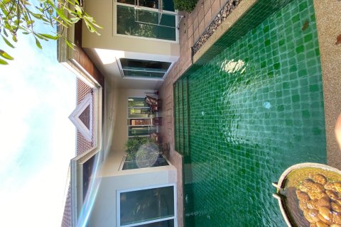 Casa de 3 dormitorios en Pattaya, Tailandia № 243224 - foto 16