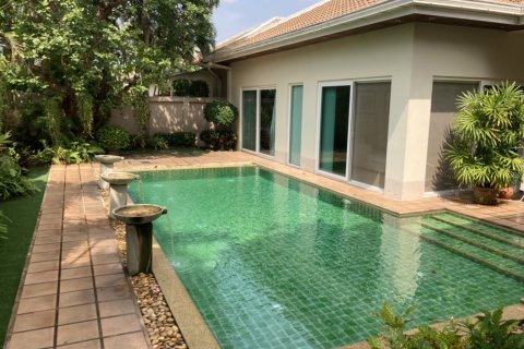 Casa de 3 dormitorios en Pattaya, Tailandia № 243224