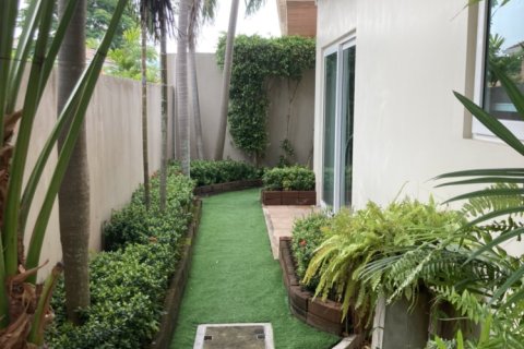 Casa de 3 dormitorios en Pattaya, Tailandia № 243224 - foto 5