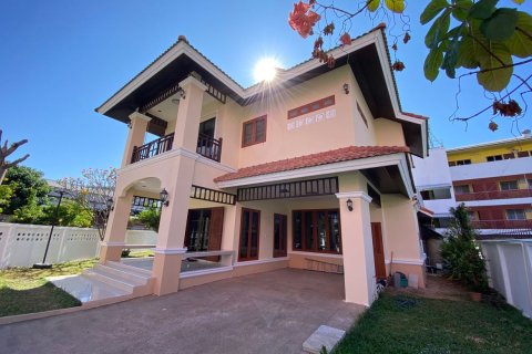 House in Chiang Mai, Thailand 4 bedrooms № 244765