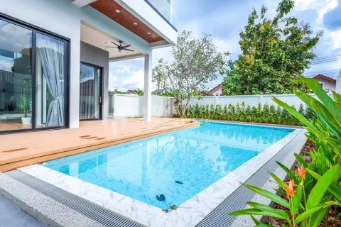 Casa de 4 dormitorios en Chalong, Tailandia № 250938