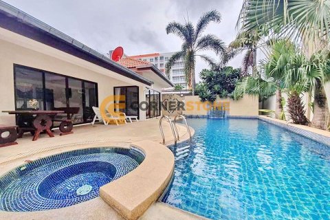 Studio on Jomtien Beach, Pattaya, Thailand № 243599