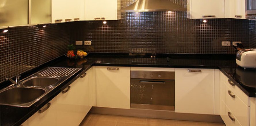 Condominio de 2 dormitorios en Pattaya, Tailandia № 242945