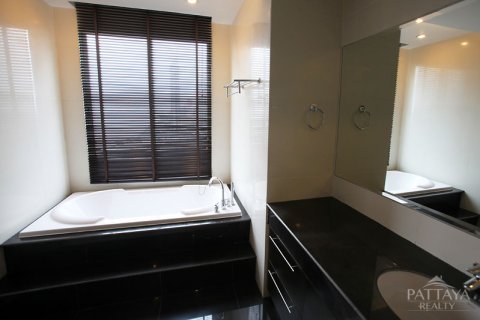 Condominio de 2 dormitorios en Pattaya, Tailandia № 242945 - foto 8