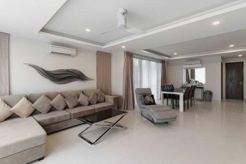 House in Bang Tao, Thailand 5 bedrooms № 120878 - photo 5
