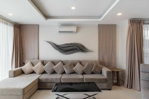 House in Bang Tao, Thailand 5 bedrooms № 120878 - photo 4