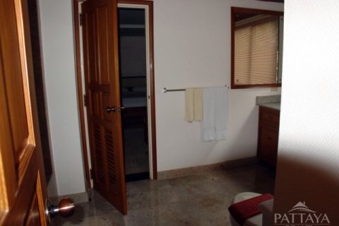 Condominio de 3 dormitorios en Pattaya, Tailandia № 242130 - foto 11