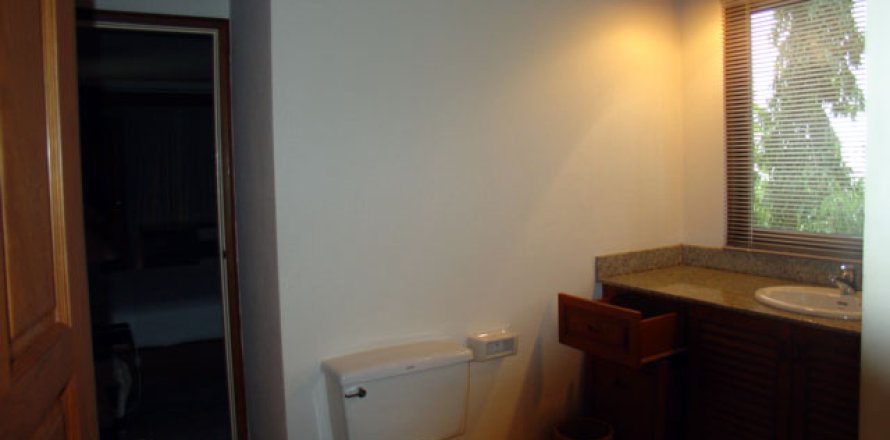 Condominio de 3 dormitorios en Pattaya, Tailandia № 242130