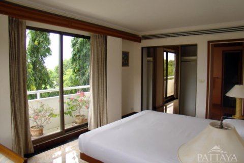 Condominio de 3 dormitorios en Pattaya, Tailandia № 242130 - foto 2