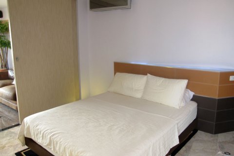 Condo in Pattaya, Thailand, 1 bedroom  № 242654 - photo 3