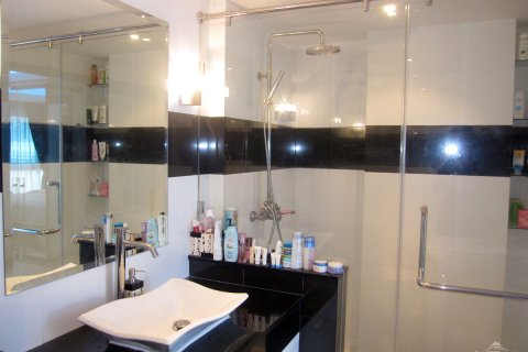 Condo in Pattaya, Thailand, 1 bedroom  № 242703 - photo 9