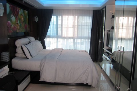 Condo in Pattaya, Thailand, 1 bedroom  № 242703 - photo 6