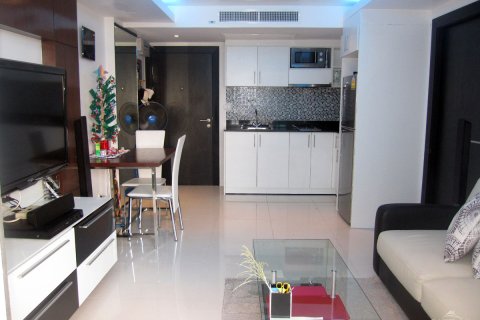 Condo in Pattaya, Thailand, 1 bedroom  № 242703 - photo 3