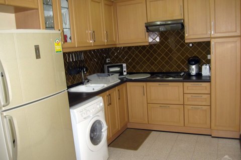 Condominio de 2 dormitorios en Pattaya, Tailandia № 242607 - foto 2