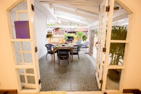 Casa de 5 dormitorios en Jomtien Beach, Pattaya, Tailandia № 243201 - foto 17