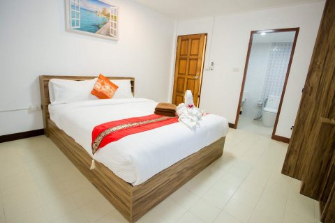 Casa de 5 dormitorios en Jomtien Beach, Pattaya, Tailandia № 243201 - foto 7