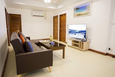 Casa de 5 dormitorios en Jomtien Beach, Pattaya, Tailandia № 243201 - foto 14