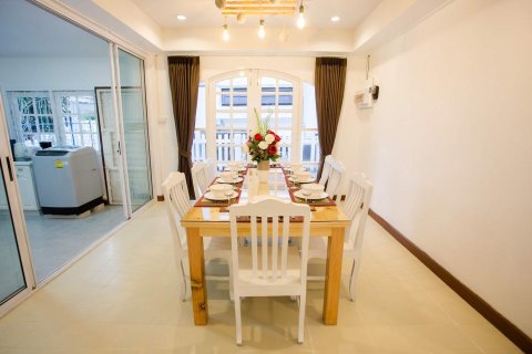 Casa de 5 dormitorios en Jomtien Beach, Pattaya, Tailandia № 243201 - foto 18