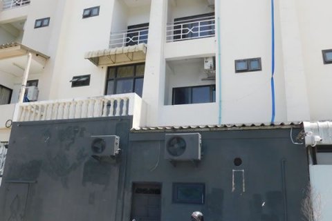 Casa de 9 dormitorios en Pattaya, Tailandia № 243158