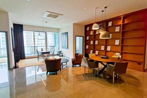 Condo in Bangkok, Thailand, 2 bedrooms № 250978 - photo 2