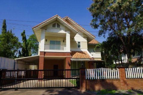 House in Chiang Mai, Thailand 3 bedrooms № 244762