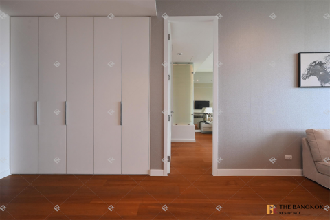 Condo in Bangkok, Thailand, 2 bedrooms № 254923 - photo 2
