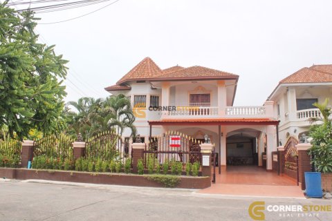 Estudio en Chonburi, Tailandia № 243656