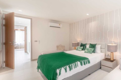 Casa de 3 dormitorios en Bang Tao, Tailandia № 120785 - foto 14