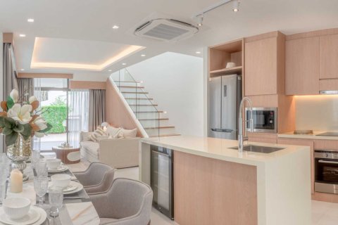 Casa de 3 dormitorios en Bang Tao, Tailandia № 120785 - foto 3