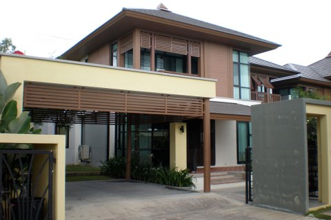 Casa de 3 dormitorios en Pattaya, Tailandia № 243353