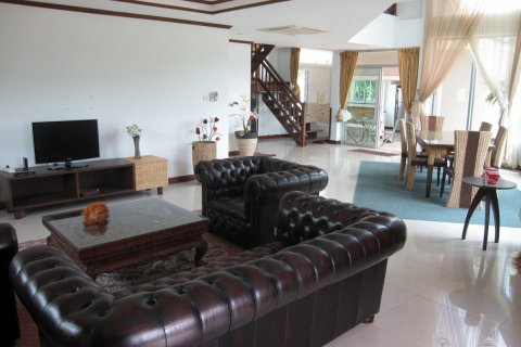 Casa de 4 dormitorios en Pattaya, Tailandia № 243077 - foto 19
