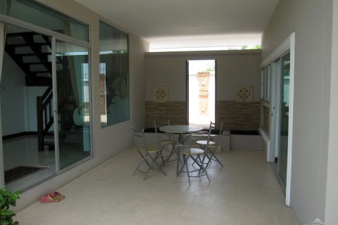 Casa de 4 dormitorios en Pattaya, Tailandia № 243077 - foto 9