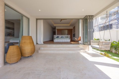 Villa on Layan Beach, Thailand 5 bedrooms № 241552 - photo 11
