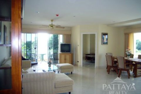 Condominio de 2 dormitorios en Pattaya, Tailandia № 242710 - foto 3