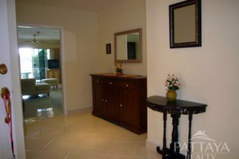 Condominio de 2 dormitorios en Pattaya, Tailandia № 242710 - foto 2