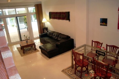 Casa de 4 dormitorios en Pattaya, Tailandia № 243348 - foto 9