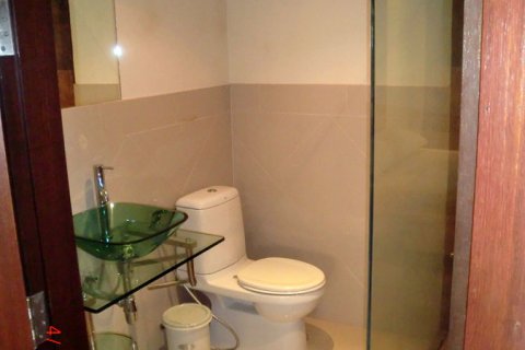 Casa de 4 dormitorios en Pattaya, Tailandia № 243348 - foto 17