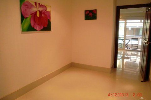 Casa de 4 dormitorios en Pattaya, Tailandia № 243348 - foto 13