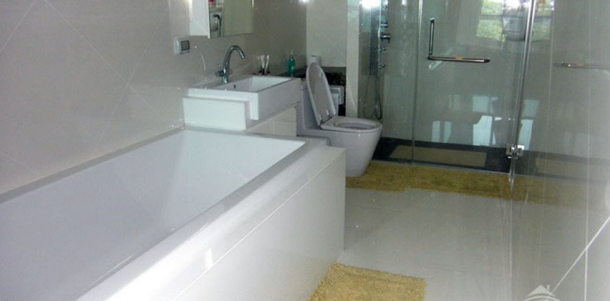 Condo in Pattaya, Thailand, 2 bedrooms № 242840