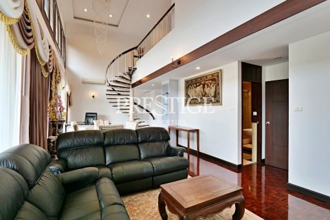 Condominio de 3 dormitorios en Pattaya, Tailandia № 250547