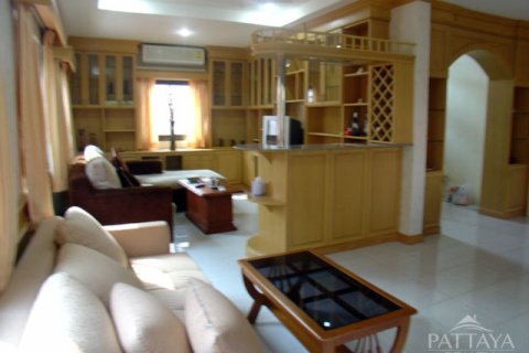 Casa de 3 dormitorios en Pattaya, Tailandia № 243168 - foto 4