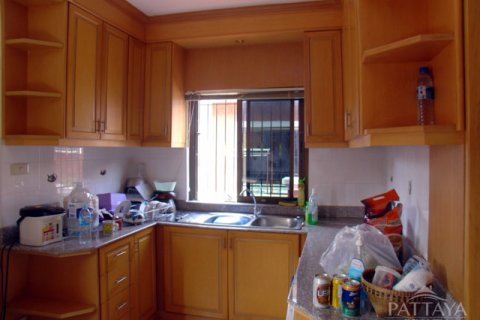 Casa de 3 dormitorios en Pattaya, Tailandia № 243168 - foto 6
