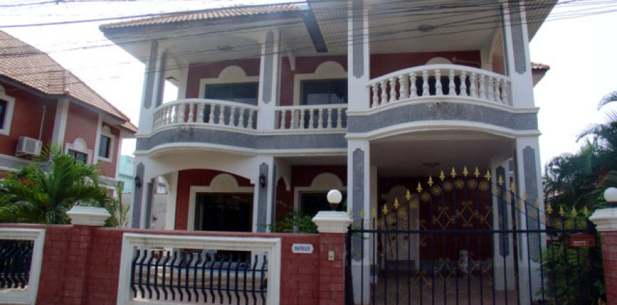 Casa de 3 dormitorios en Pattaya, Tailandia № 243168