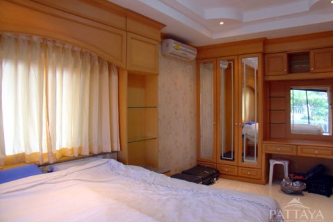 Casa de 3 dormitorios en Pattaya, Tailandia № 243168 - foto 10