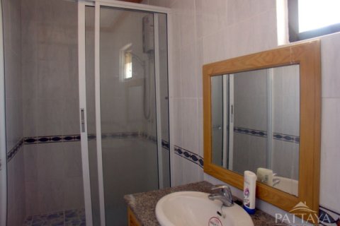Casa de 3 dormitorios en Pattaya, Tailandia № 243168 - foto 17