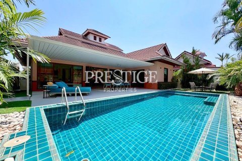 Casa de 3 dormitorios en Pattaya, Tailandia № 250110