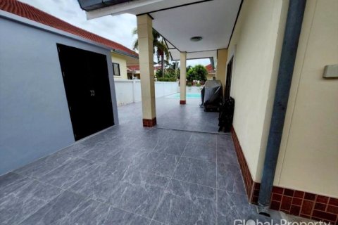 Casa de 3 dormitorios en Pattaya, Tailandia № 155278 - foto 9