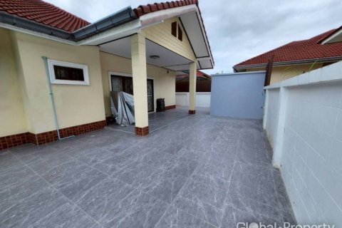 Casa de 3 dormitorios en Pattaya, Tailandia № 155278 - foto 2