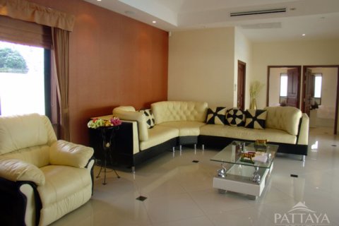 Haus in Pattaya, Thailand 3 Schlafzimmer № 243251 - Foto 4